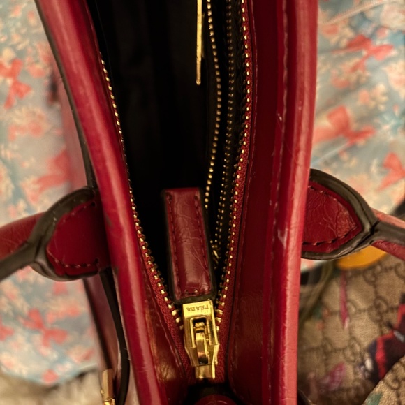 Prada BONNIE Burgundy Glossy Oil Wax Leather Medium - Picture 15 of 15